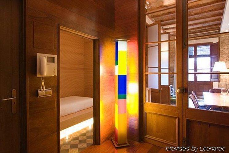 Apartamentos La Casa De Les Lletres Барселона Номер фото