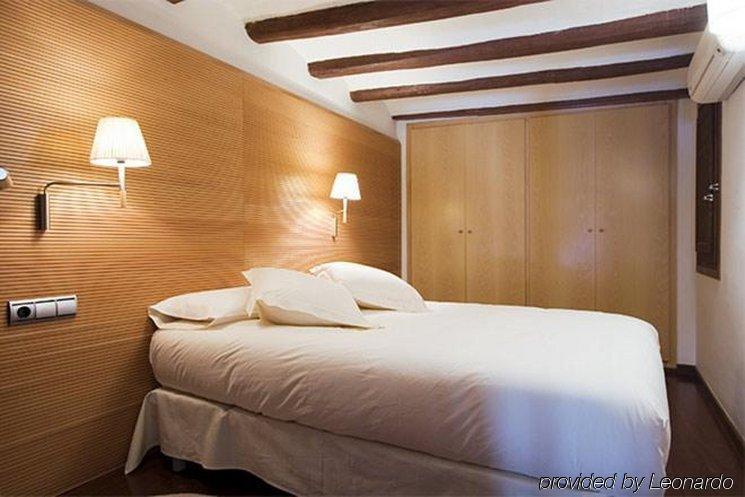 Apartamentos La Casa De Les Lletres Барселона Номер фото